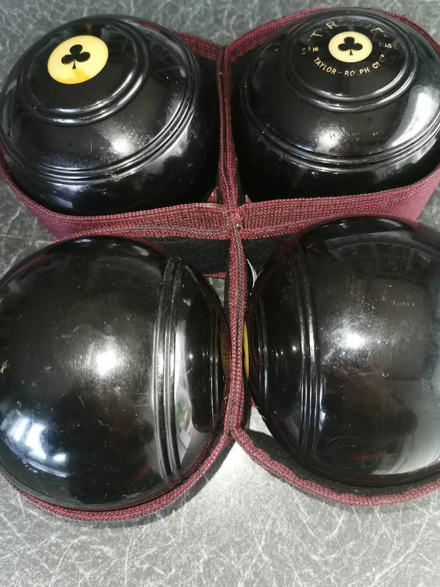 LAWN SHORT MAT BOWLS - Image 1