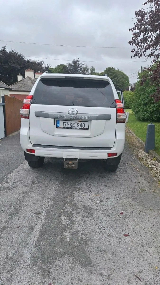 2017 landcruiser - Image 2