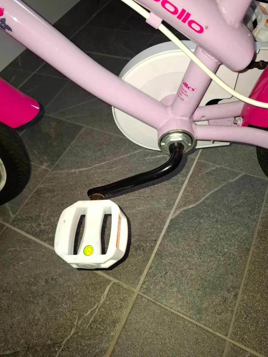 Childrens bike - Image 2