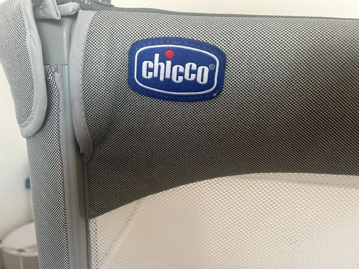 Co-sleeper - Chicco next to me - Image 4