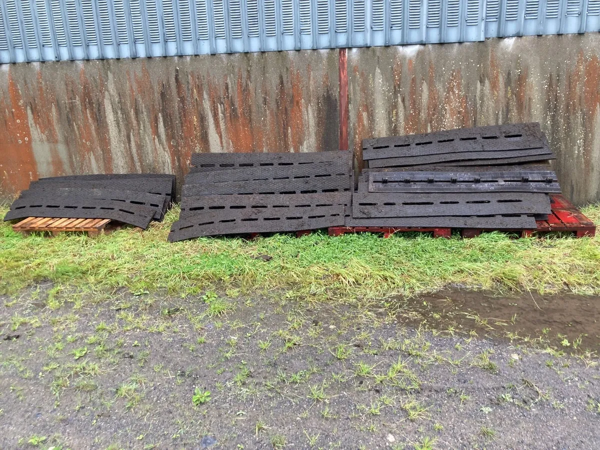 For sale Slat Mats and 12Ft 6 Concrete Slats - Image 2