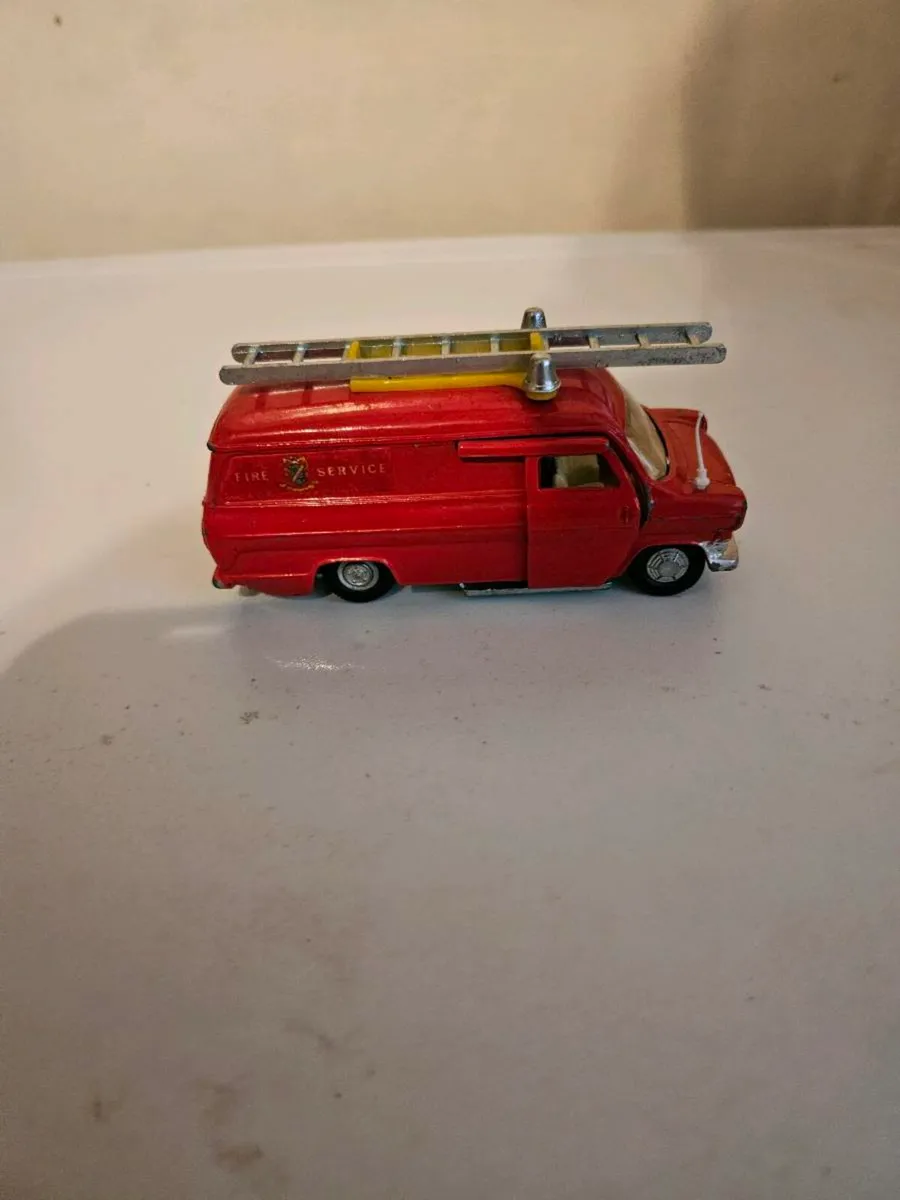 Dinky 1970's Ford Transit Van - Image 3