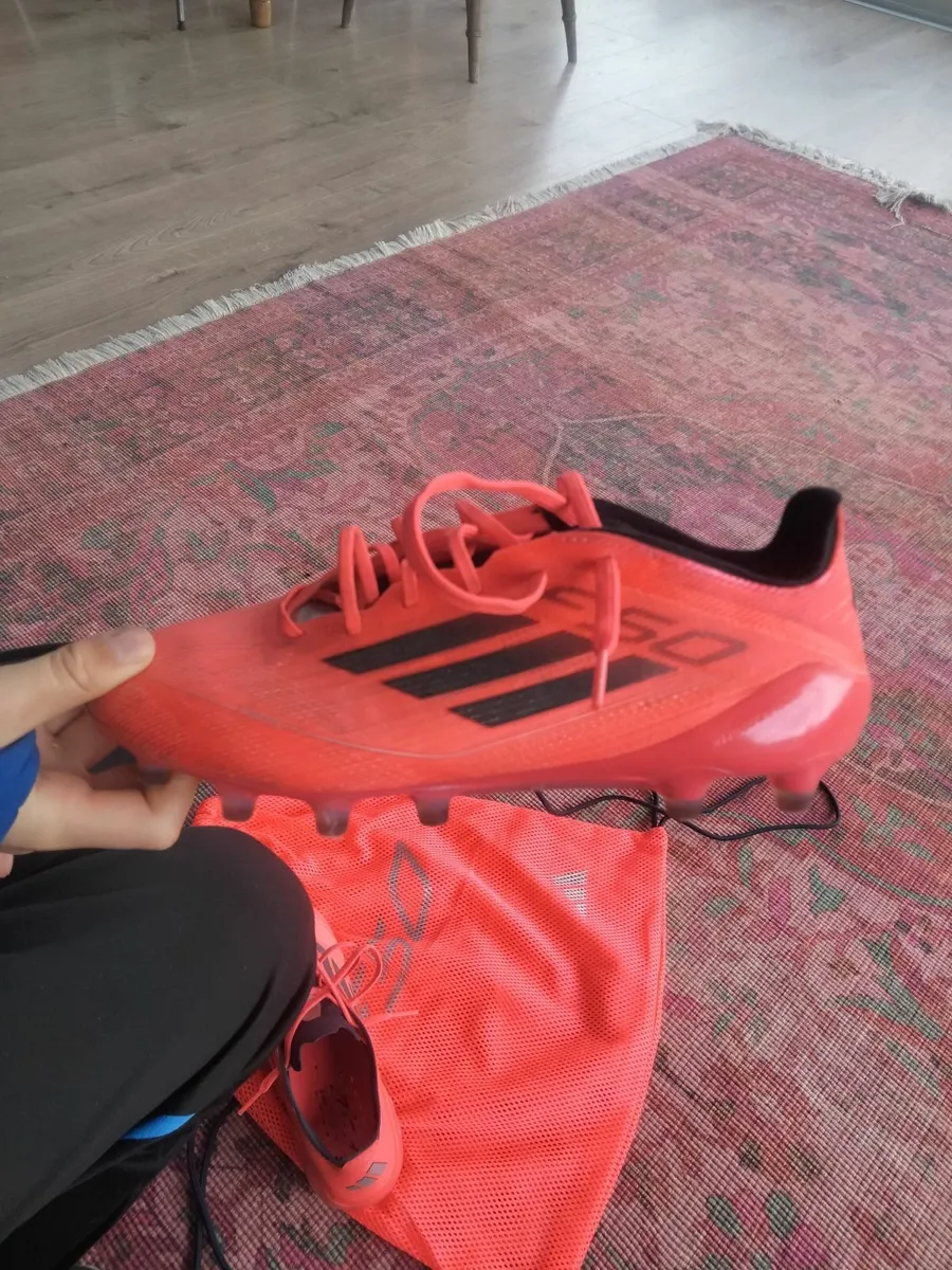 Boys football boots - Image 3