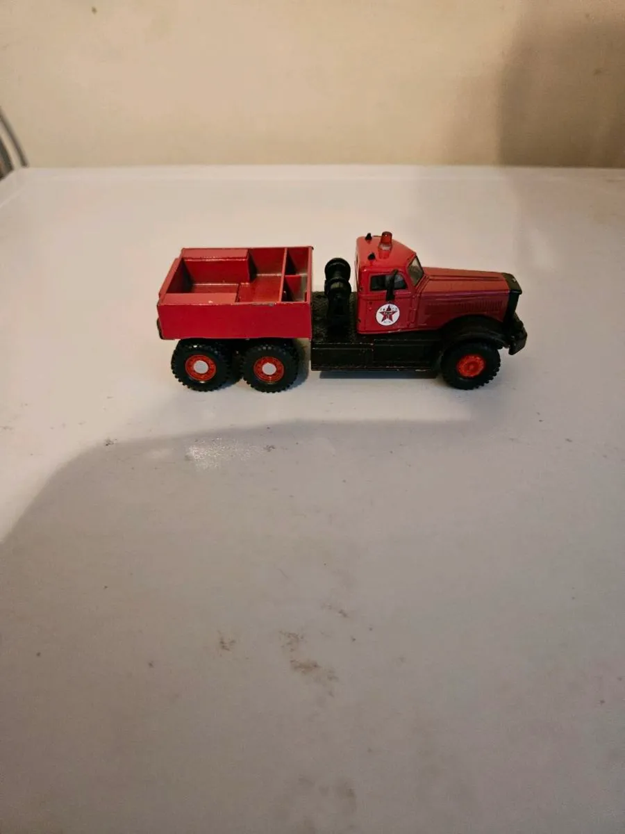 Corgi Texaco Diamond T Truck - Image 3