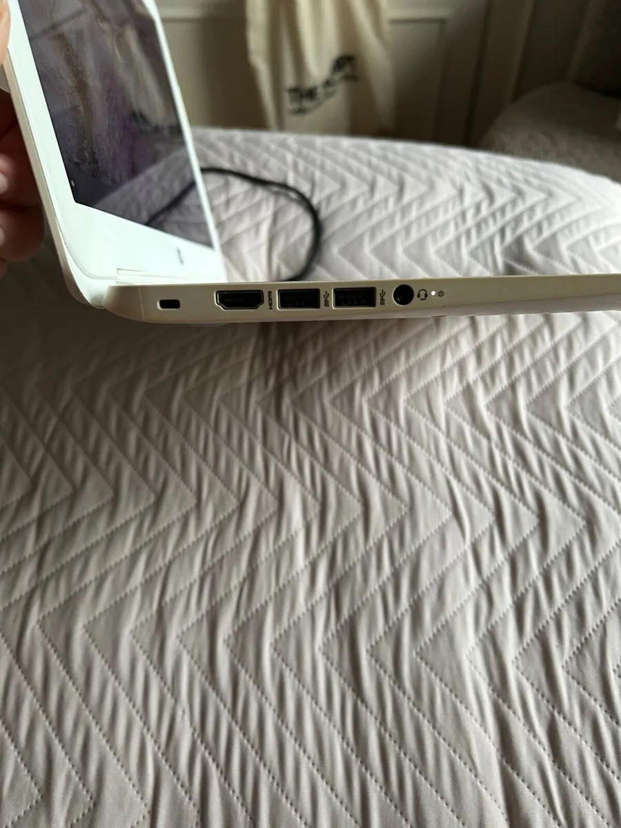 Hp Chromebook laptop - Image 4