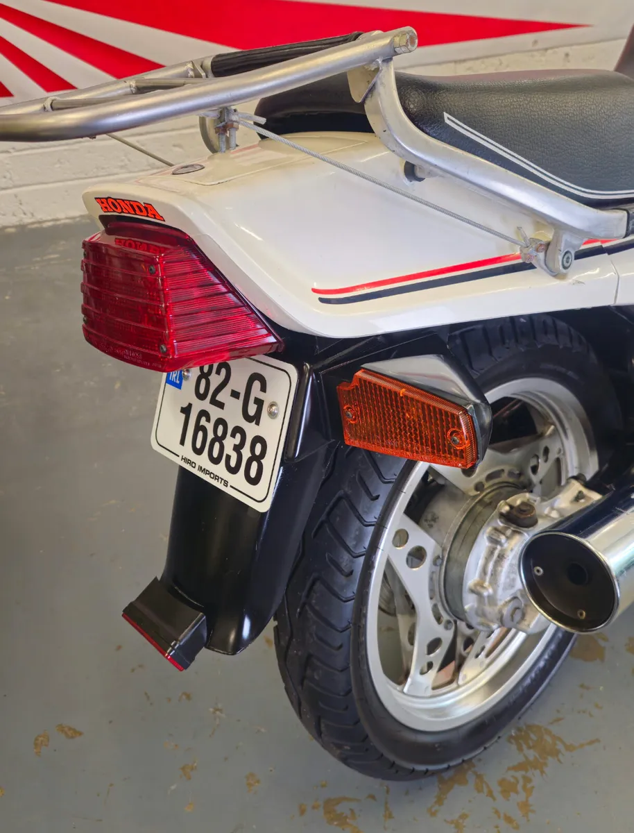 1982 Honda CX400 Project bike for parts or repair - Image 3