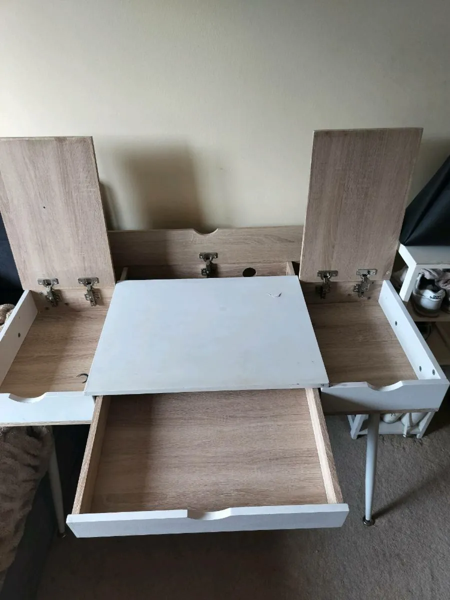 Office desk - Image 2