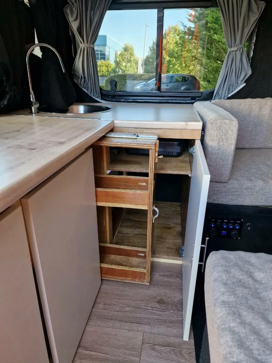 Camper - Image 2