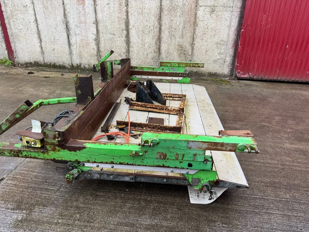 Tail lift - Image 1