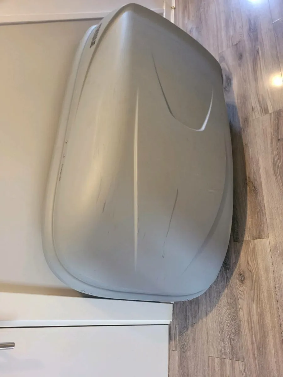 Roof box - Image 2