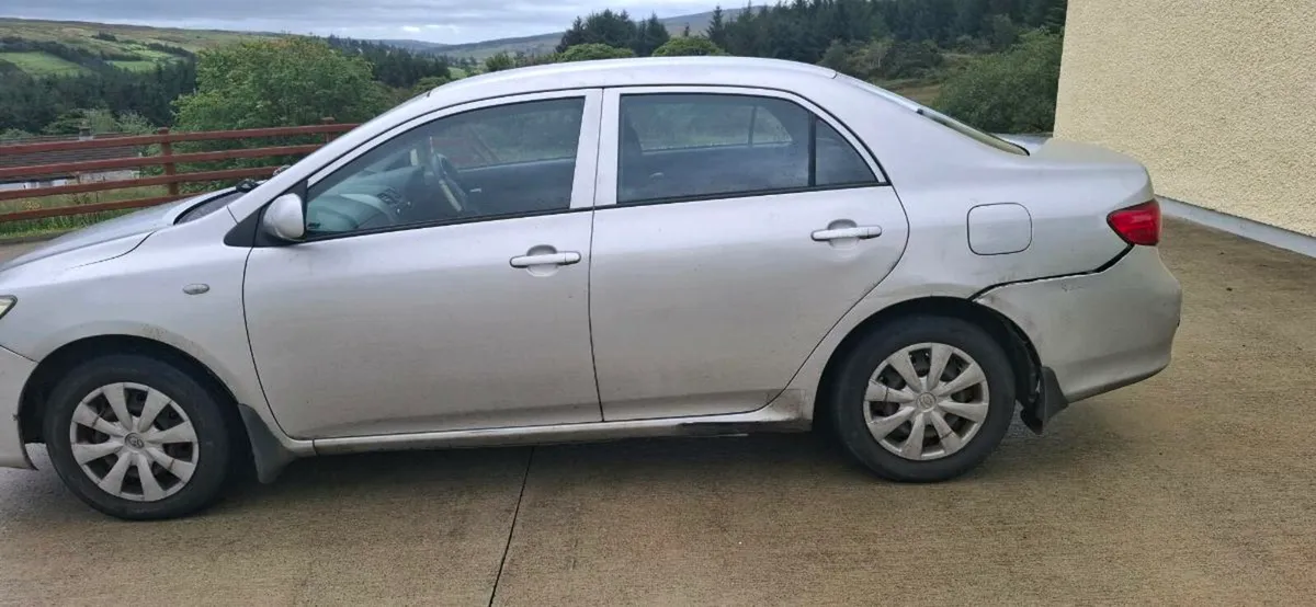 Toyota corolla - Image 3