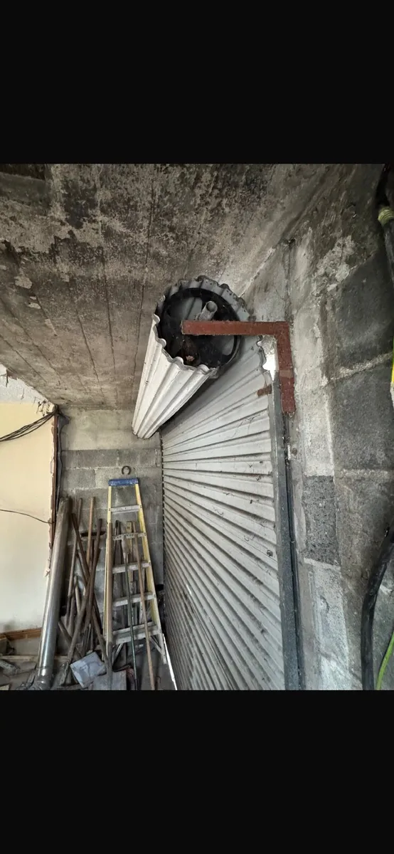 Roller door - Image 2