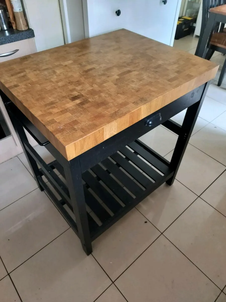 Kitchen island Vadholma - Image 1