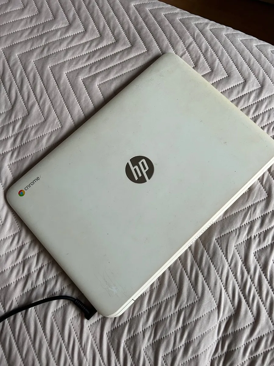 Hp Chromebook laptop - Image 2