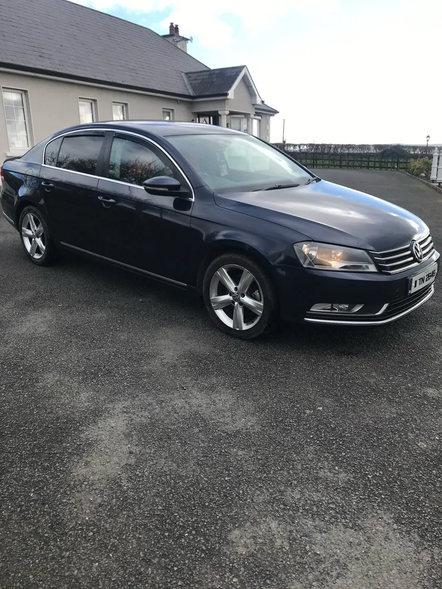 Volkswagen Passat - Image 1