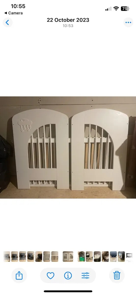 Child’s cot - Image 1