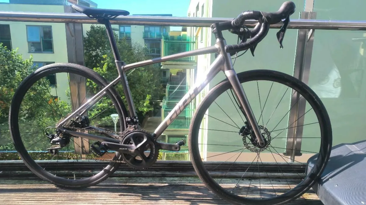 Giant Road Bike size S - Image 2