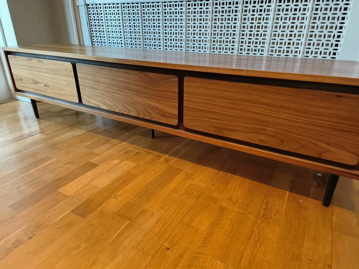 TV unit - Image 1