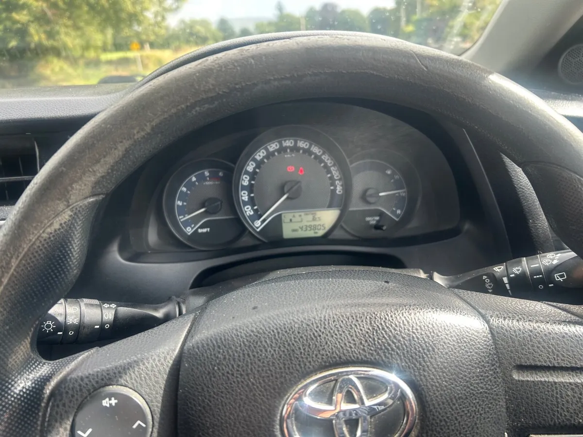 Toyota Auris 2013 - Image 4