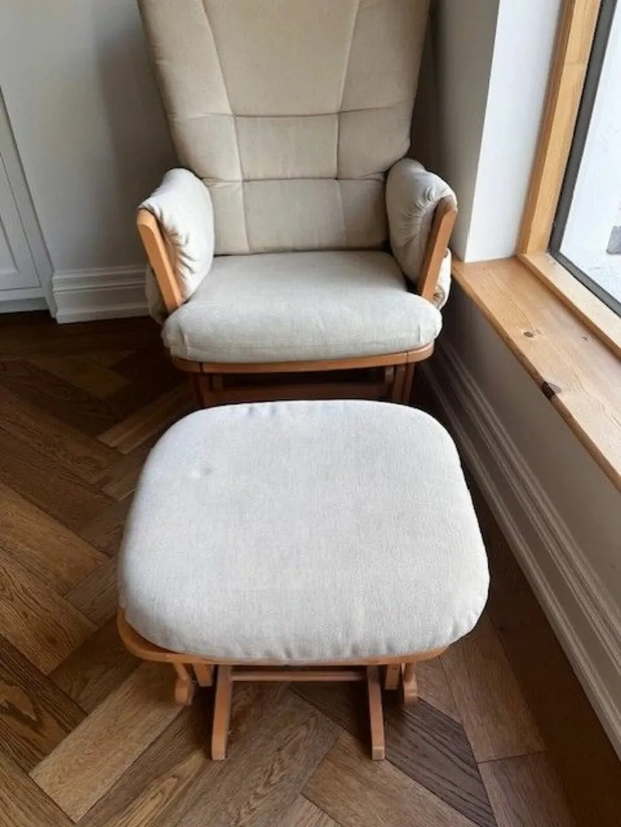Dutailier Glider Chair with glider Ottoman - Image 4