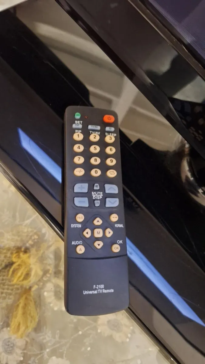 SAMSUNG TV not Smart 40inches - Image 2