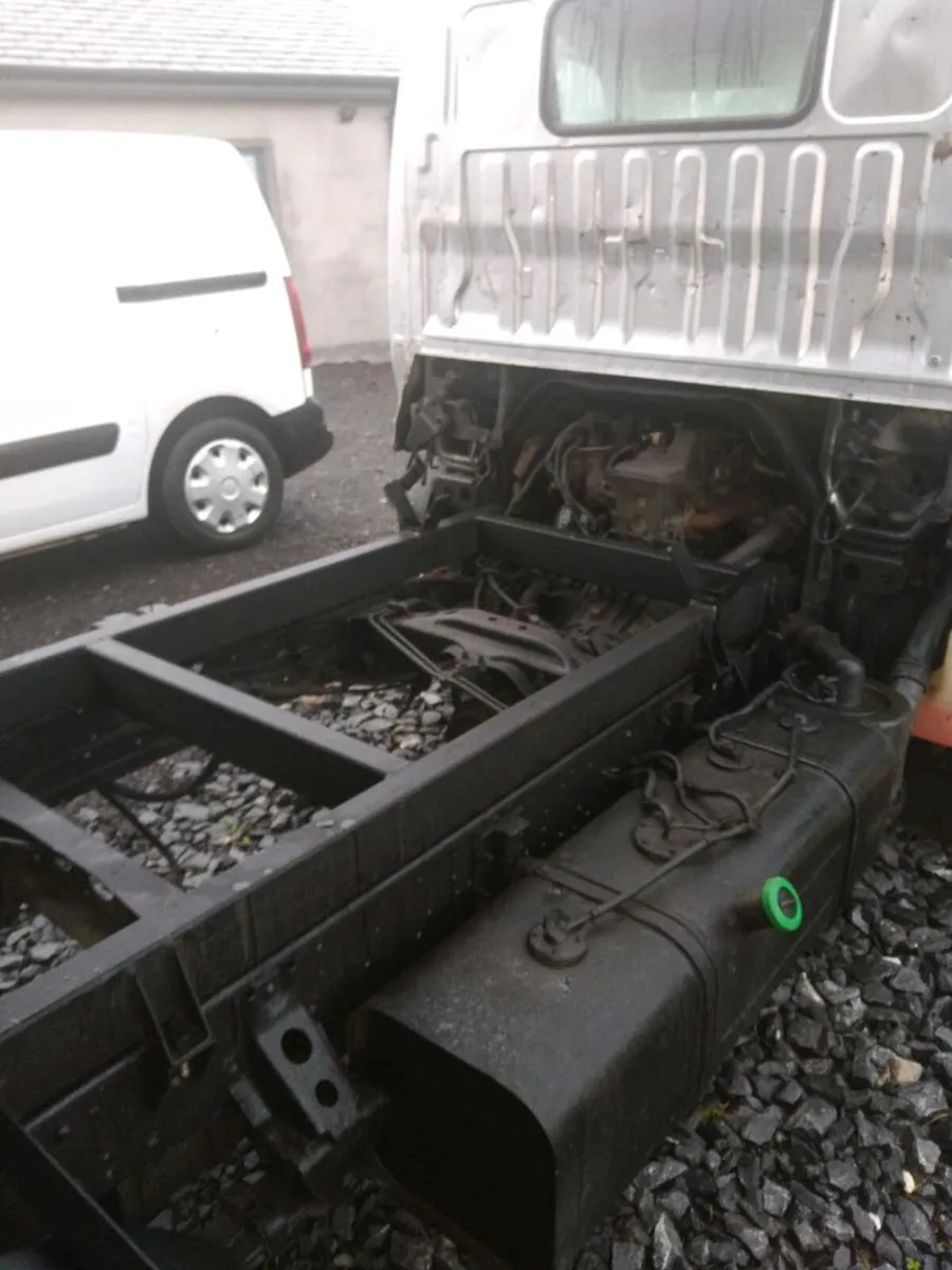 Toyota dyna van - Image 4
