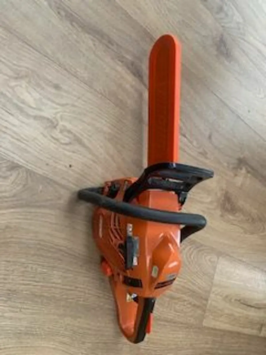 Chainsaw - Image 3