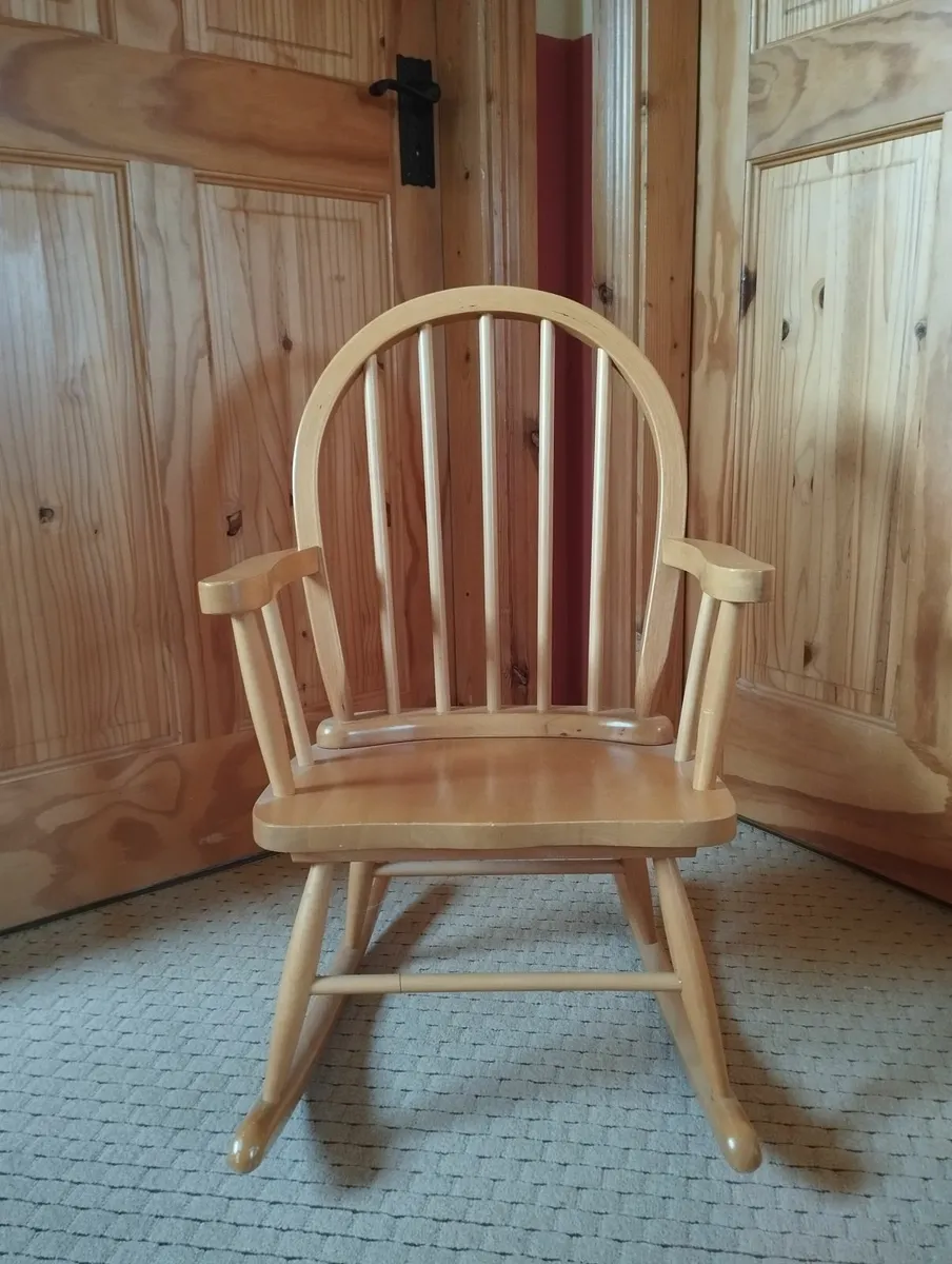 Child's rocking chair - Image 1