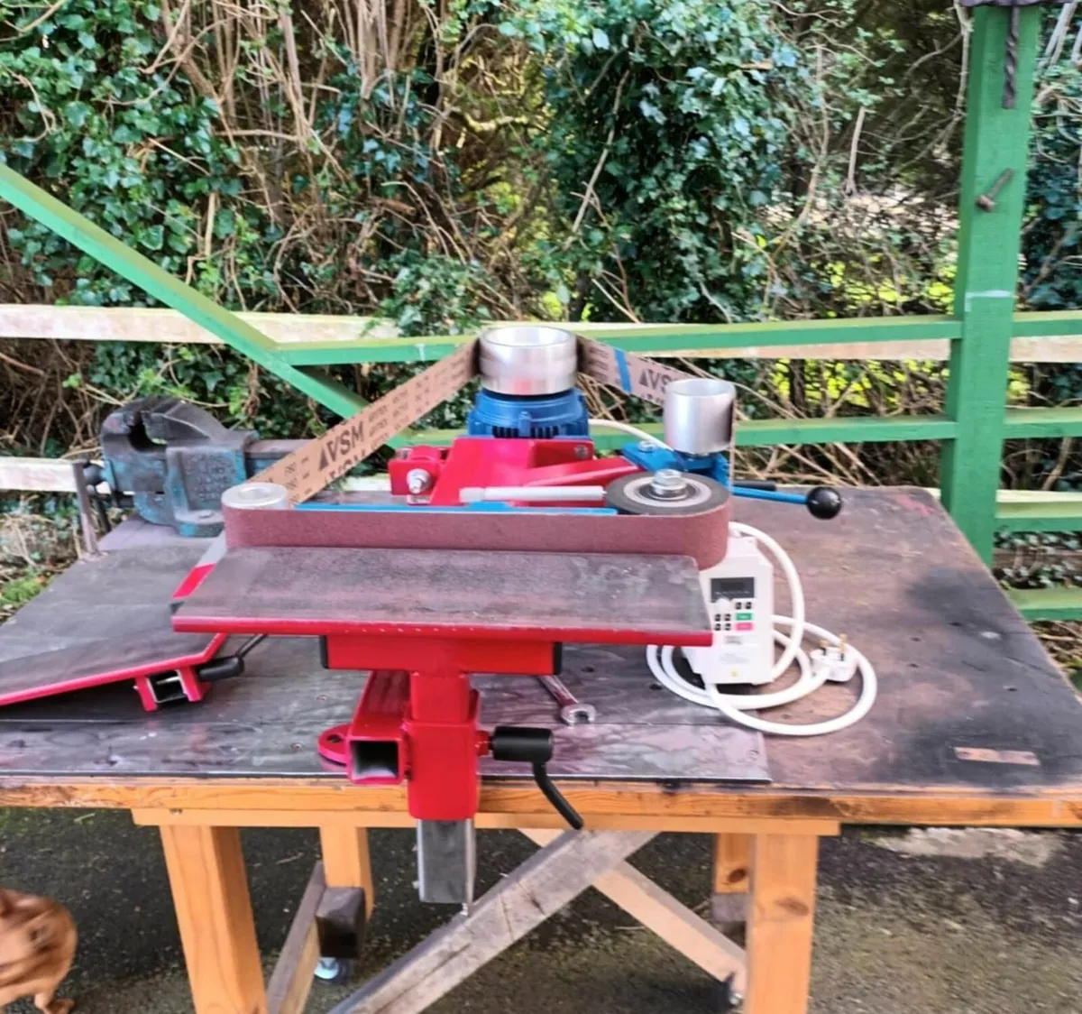 Blacksmith forge and belt grinders - Image 2