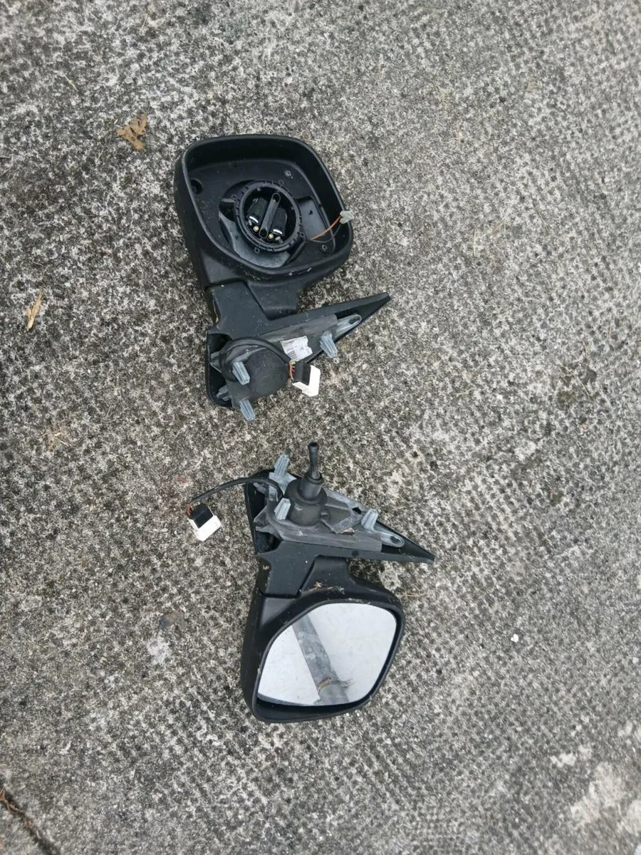 Peugeot partner Electric side mirrors - Image 2