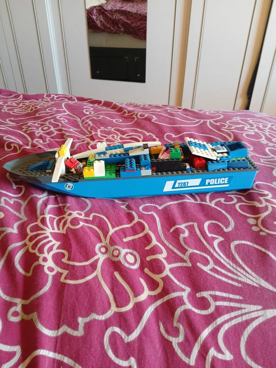 Lego police boat - Image 2