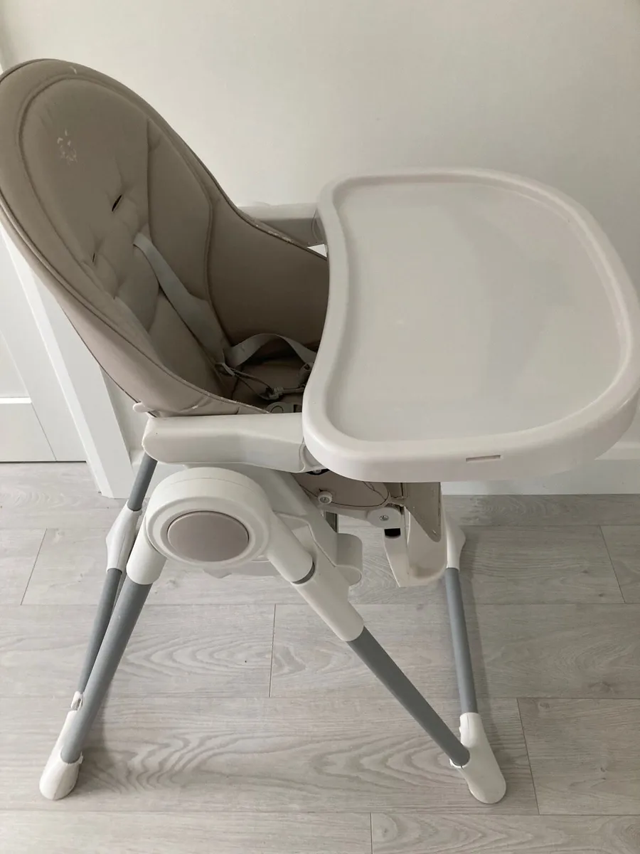 High chair - Image 1