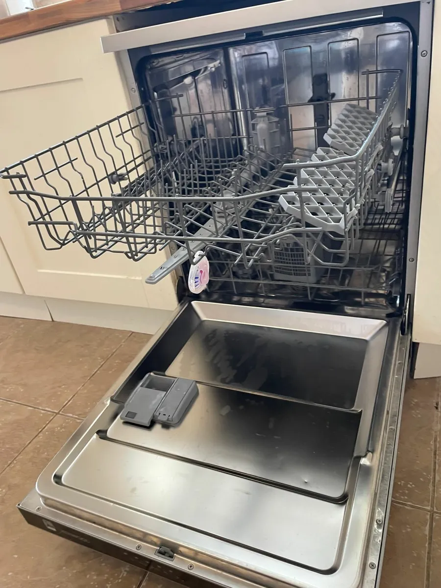 Dishwasher - Image 1