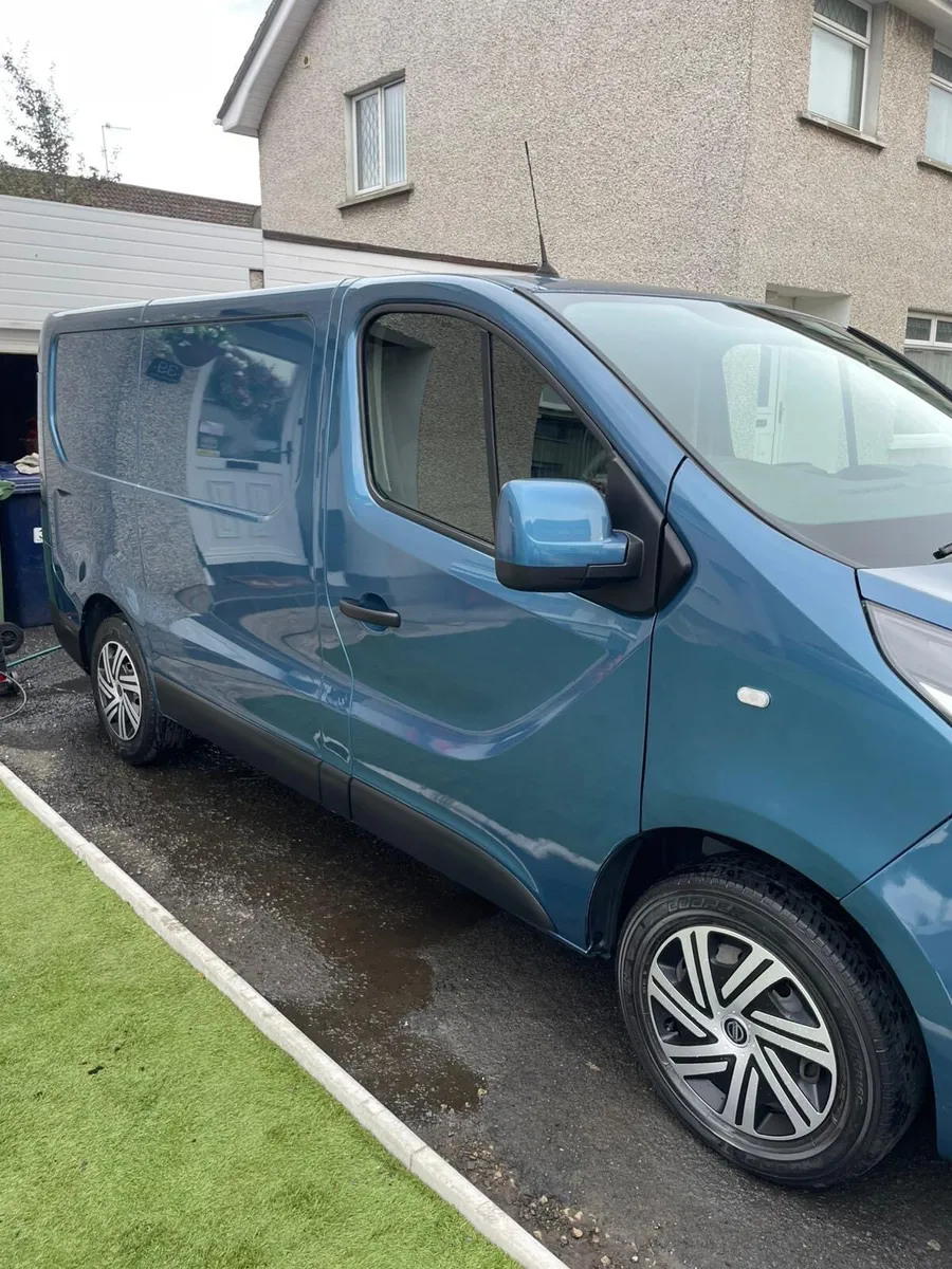 2020 Nissan nv300 same as Renault trafic - Image 2