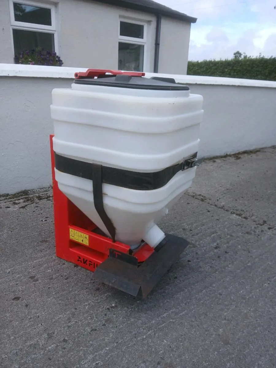 Seeder - Image 1