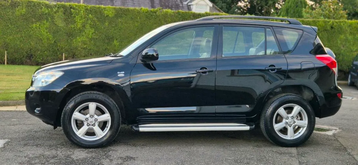Toyota rav4 2.2 d4d 4x4 (only 149kms) - Image 3