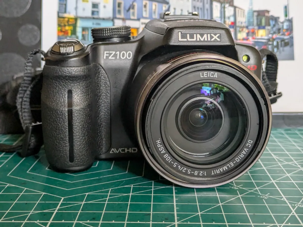 Digital Camera Lumix Fz100 Review Panasonic Lumix FZ100 Superzoom