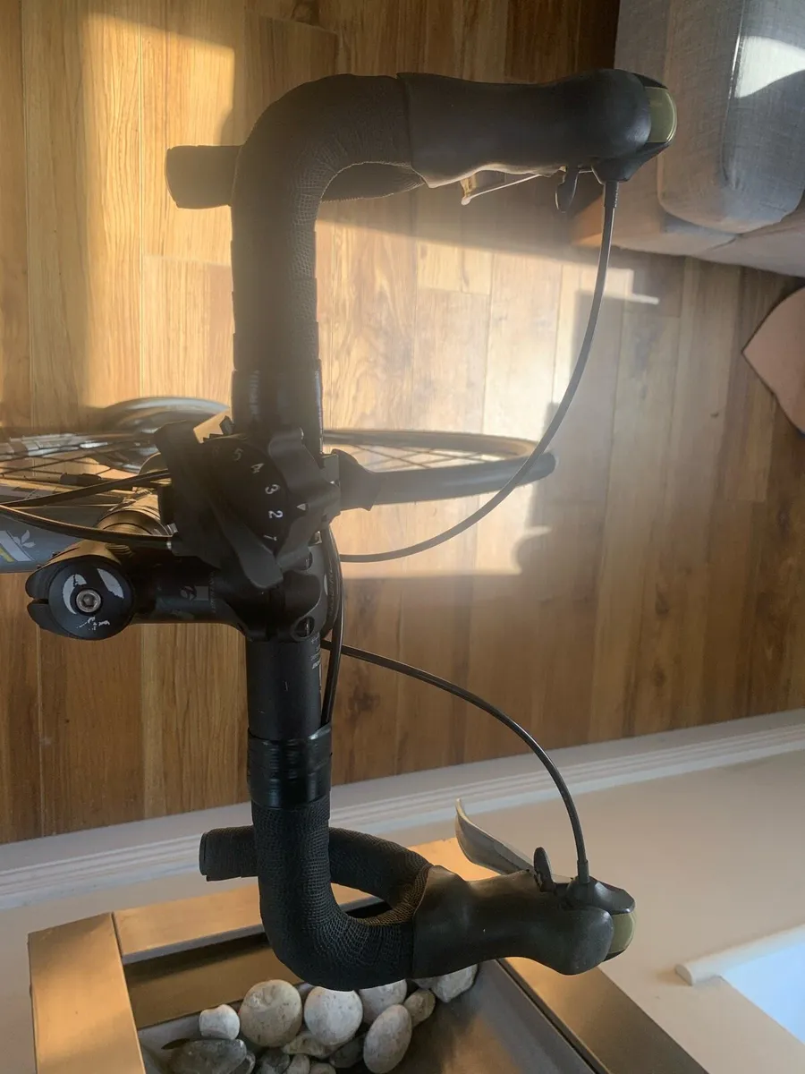 Trek Lexa road bike - Image 4