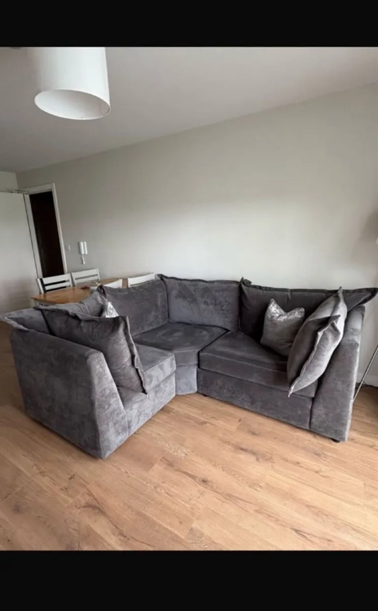 Corner Sofa - Image 1