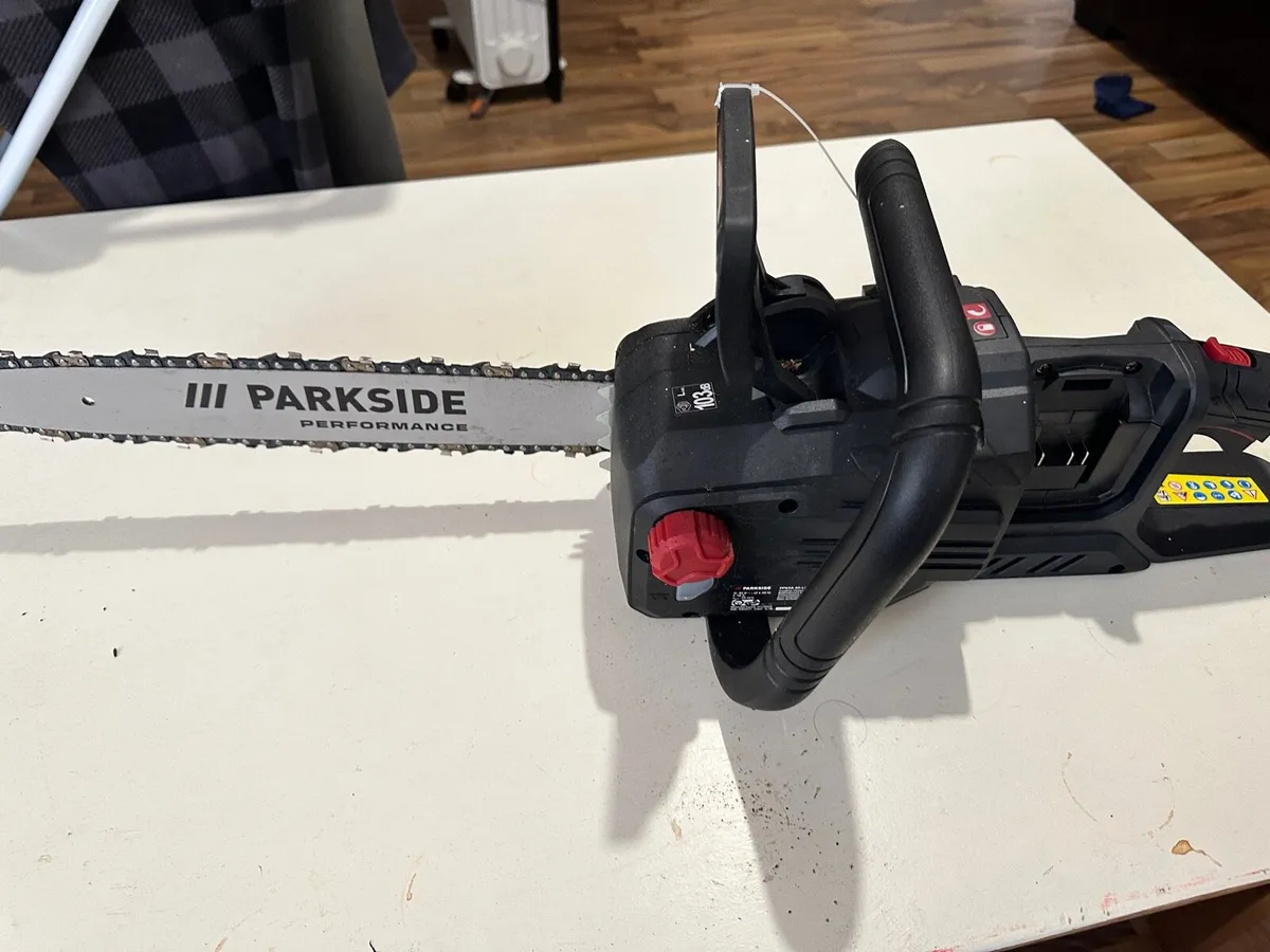 Parkside Performance Cordless Chainsaw - Image 2