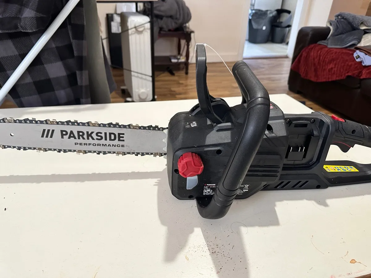 Parkside Performance Cordless Chainsaw - Image 3