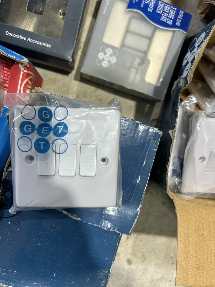 Electrical items - Image 1