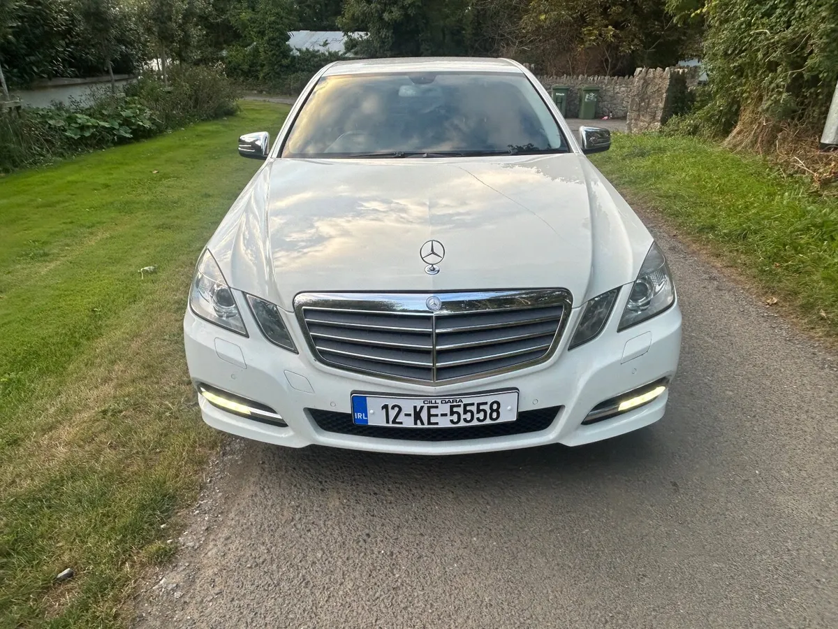 Mercedes-Benz E-Class 220 Diesel Auto - Image 4