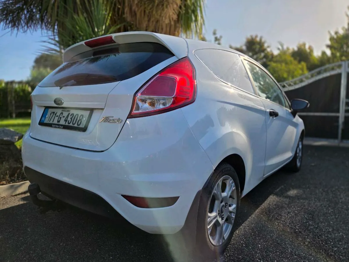 Ford fiesta 171 van - Image 2