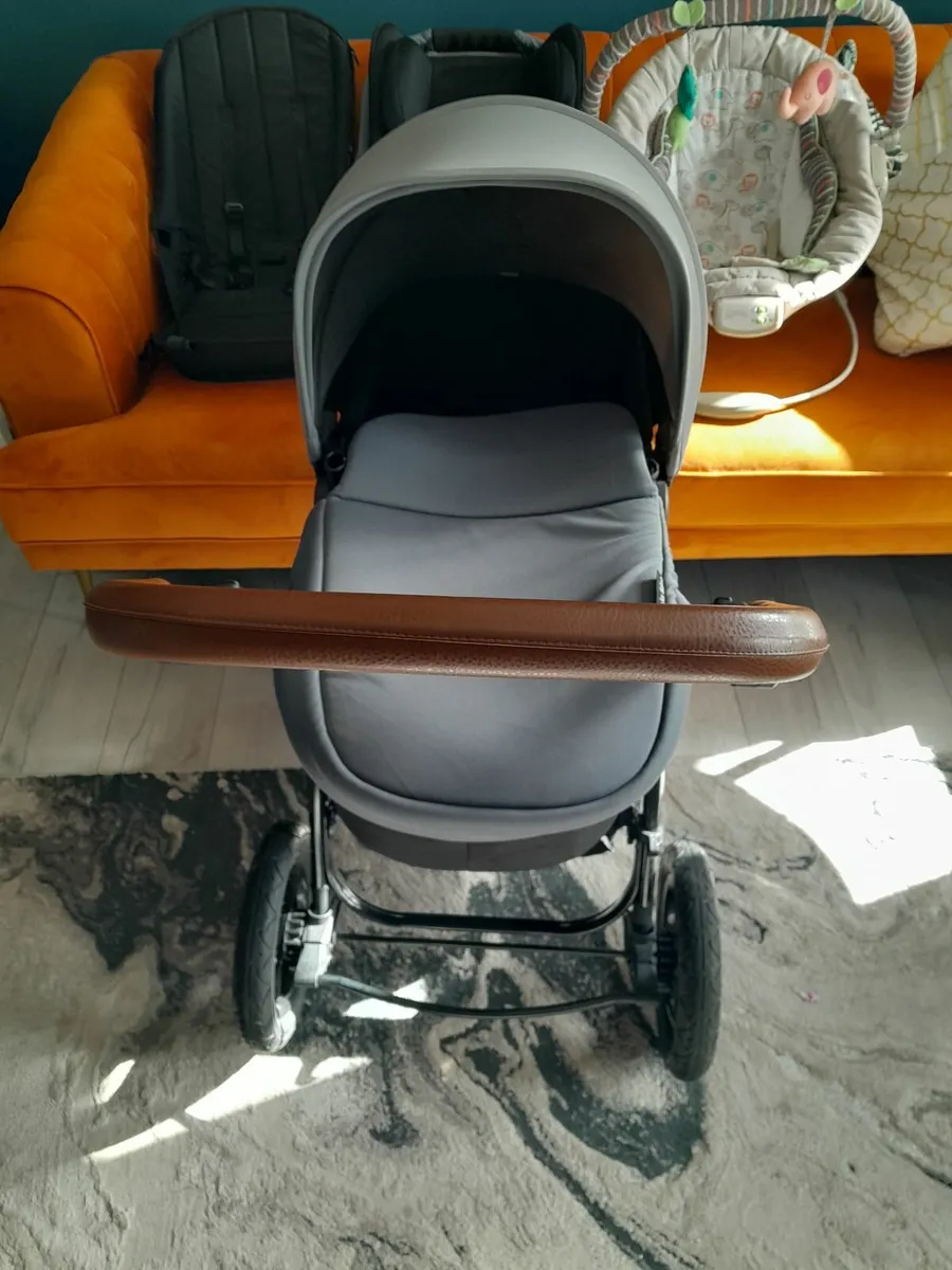 Ickle bubba baby travel system and accessories - Image 1