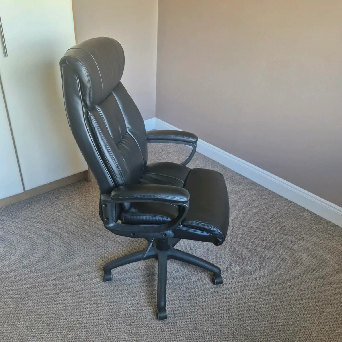 Jysk office chair Practically new - Image 2