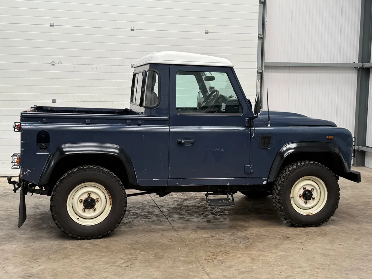 2012 Landrover 90 Pickup - Image 2