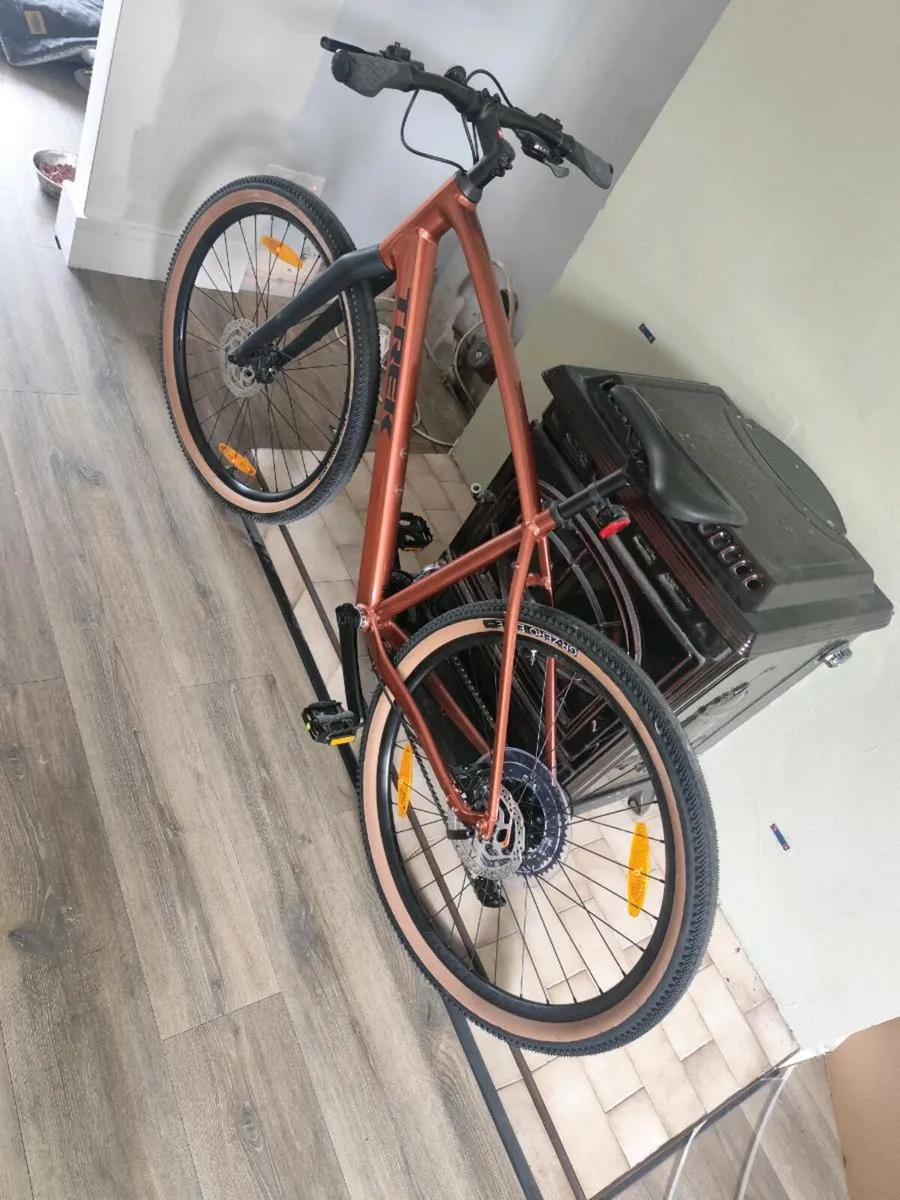 Trek Dual Sport 3 (BRAND NEW) - Image 2