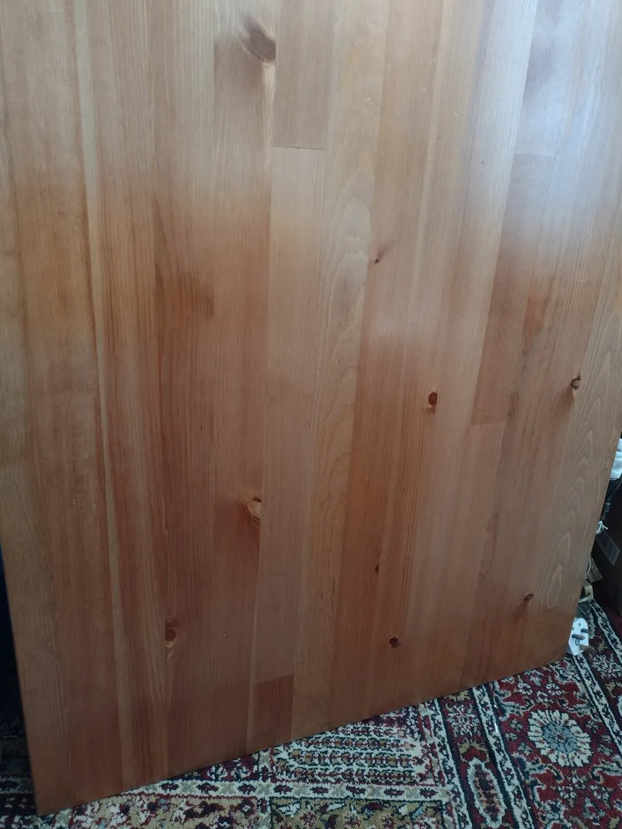 Barely used pine kitchen table - Image 4