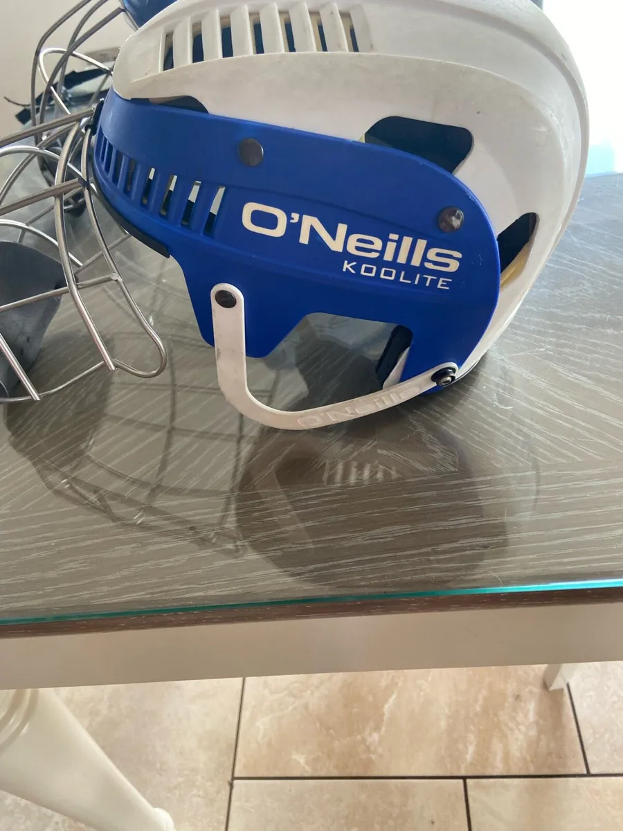 Oneils helmet signed - Image 1